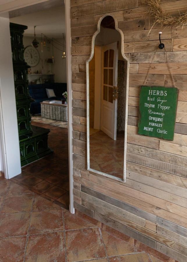 Cottage On The Hill Kielno ภายนอก รูปภาพ