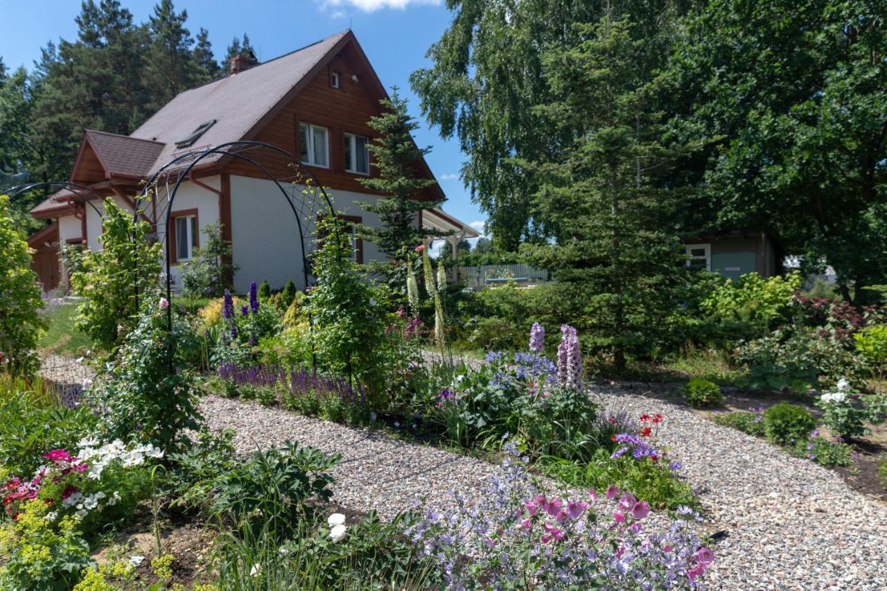 Cottage On The Hill Kielno ภายนอก รูปภาพ